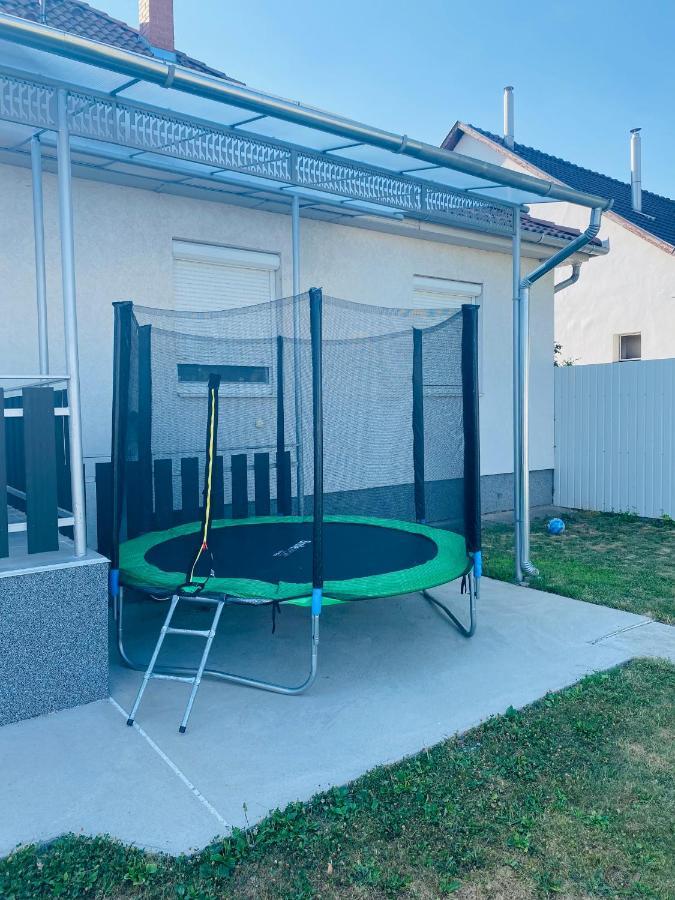 Pandora Pool Apartman Hajdúszoboszló Exterior foto