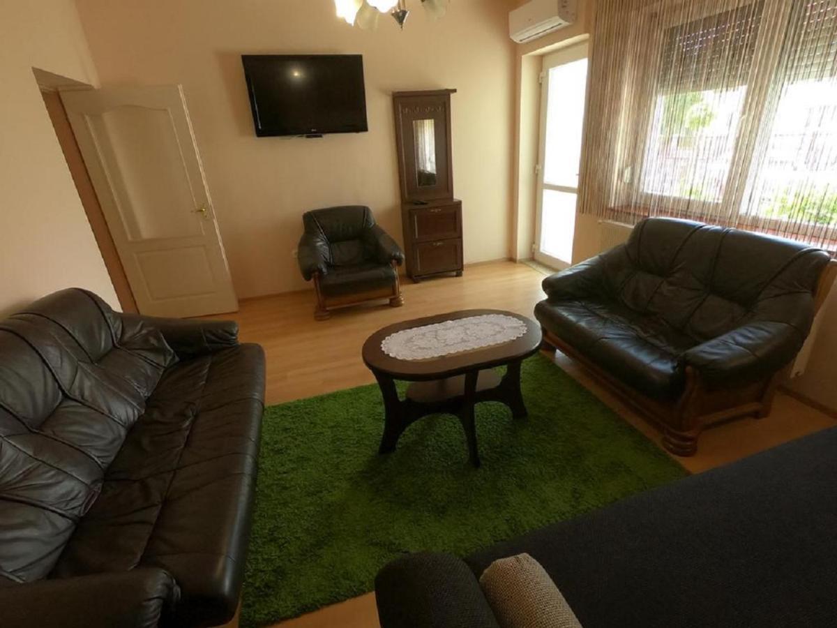Pandora Pool Apartman Hajdúszoboszló Exterior foto